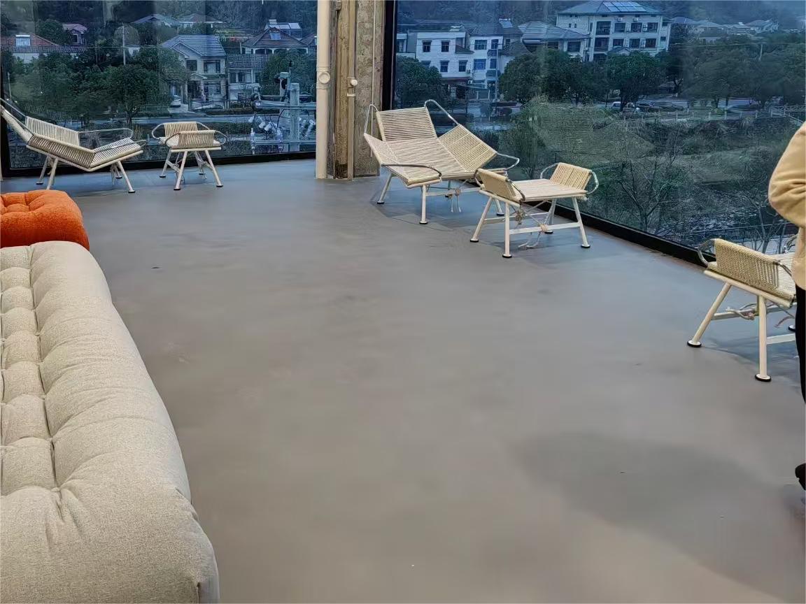 水泥自流平地坪